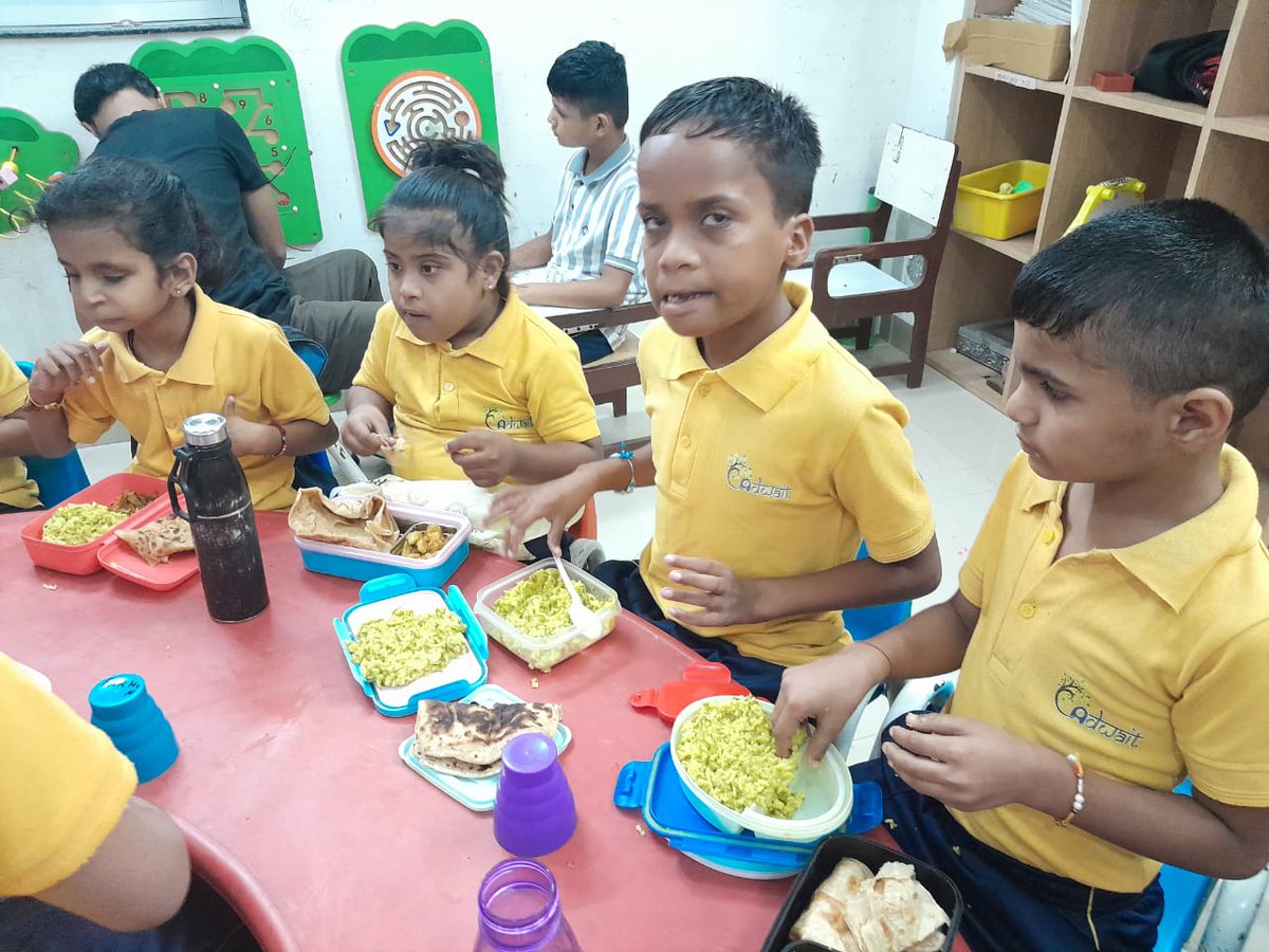 rmkmngo's tweet image. Thank You, Feeding India! 📷
Feeding India by Zomato is providing daily meals to 240 students  at Minu School, Ajmer(A Unit of RMKM Chachiyawas)  under #DailyFeedingProgram &amp;amp; #PoshanToPathshala. 
@FeedingIndia #MinuSchool #ChildNutrition #InclusiveEducation #CWSN #specialneeds