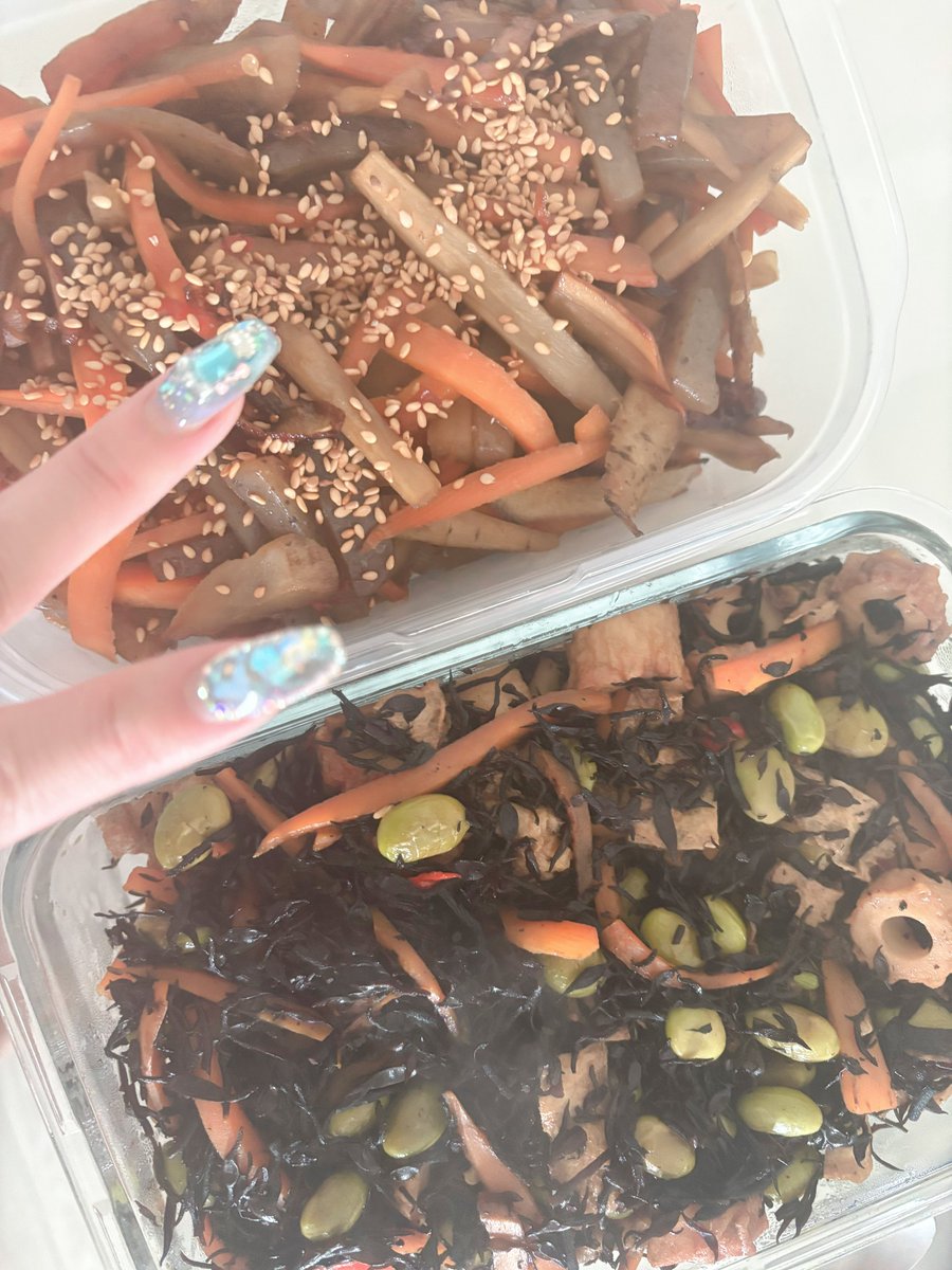 作り置き作った！冷凍にしたらお弁当にも使えると思ってᴗ  ̫ ᴗ♡一人暮らしなのに量多く作っちゃうのあるあるだよね？😂 https://t.co/b3WX5cBwDt