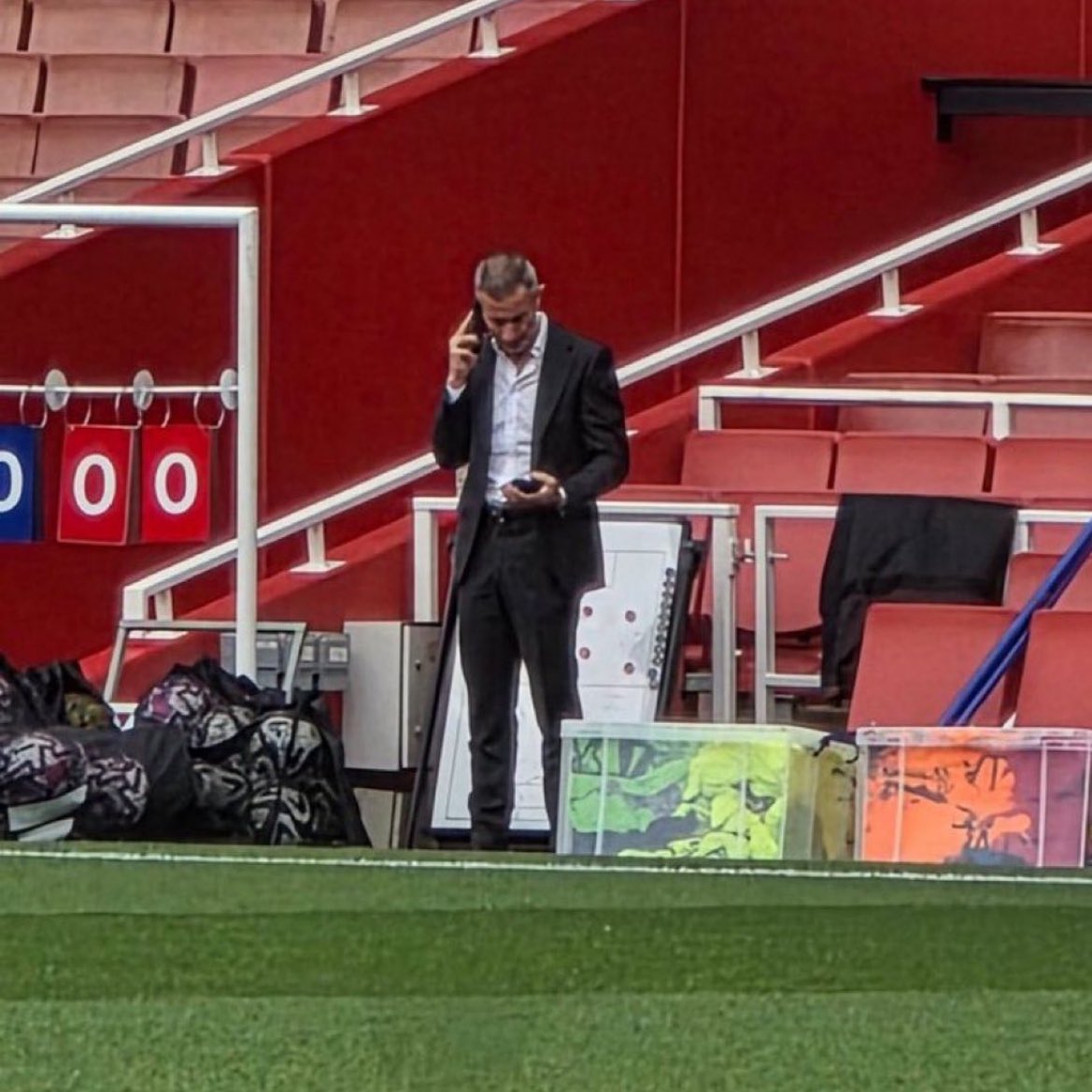 DailyAFC's tweet photo. 📸 Andrea Berta during Arsenal’s open training session at The Emirates yesterday. 👀📞 https://t.co/7c5w8xbrOg