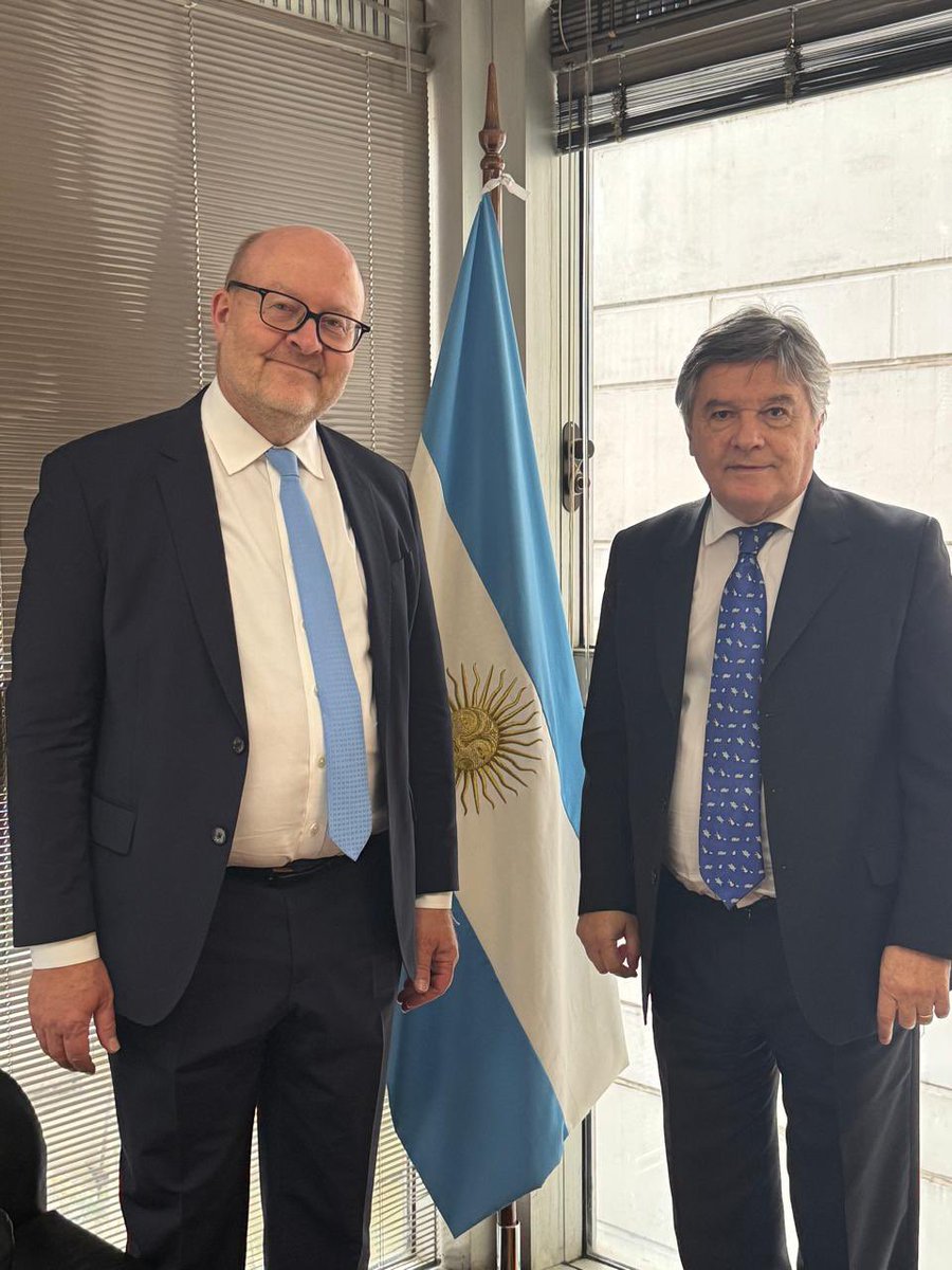ISENArg's tweet photo. Ayer recibimos al Presidente del Tribunal Internacional del Derecho del Mar, Juez Tomas Heidar, quien brindó una conferencia magistral para becarios del #ISEN, funcionarios de la Cancillería e invitados especiales https://t.co/GYDN5koqck