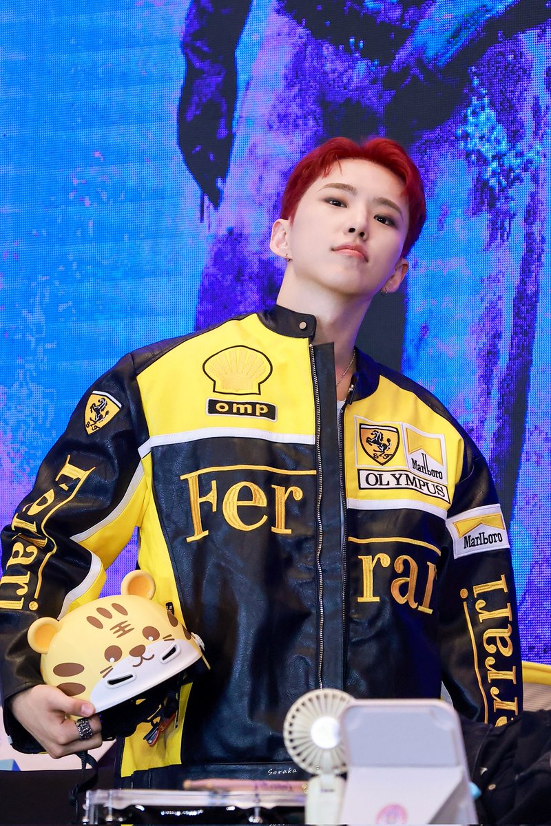 250821 이즈위 베이징 
우리 아기도 바이커룩 입어야지 🖤💛🏍️

#세븐틴 #호시 #권순영 #HOSHI #ホシ #SEVENTEEN #权顺荣