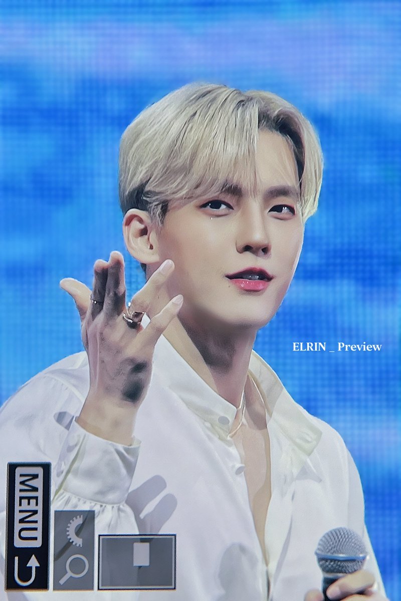 250821 2025 케이월드드림어워즈 
#2025KWDA 
#2025KWORLD_DREAM_AWARDS

🐿 프리뷰📸

#비투비 #BTOB 
#이민혁 #LEEMINHYUK #HUTA #허타람찌
<a href="/btob2mh/">HUTA</a>