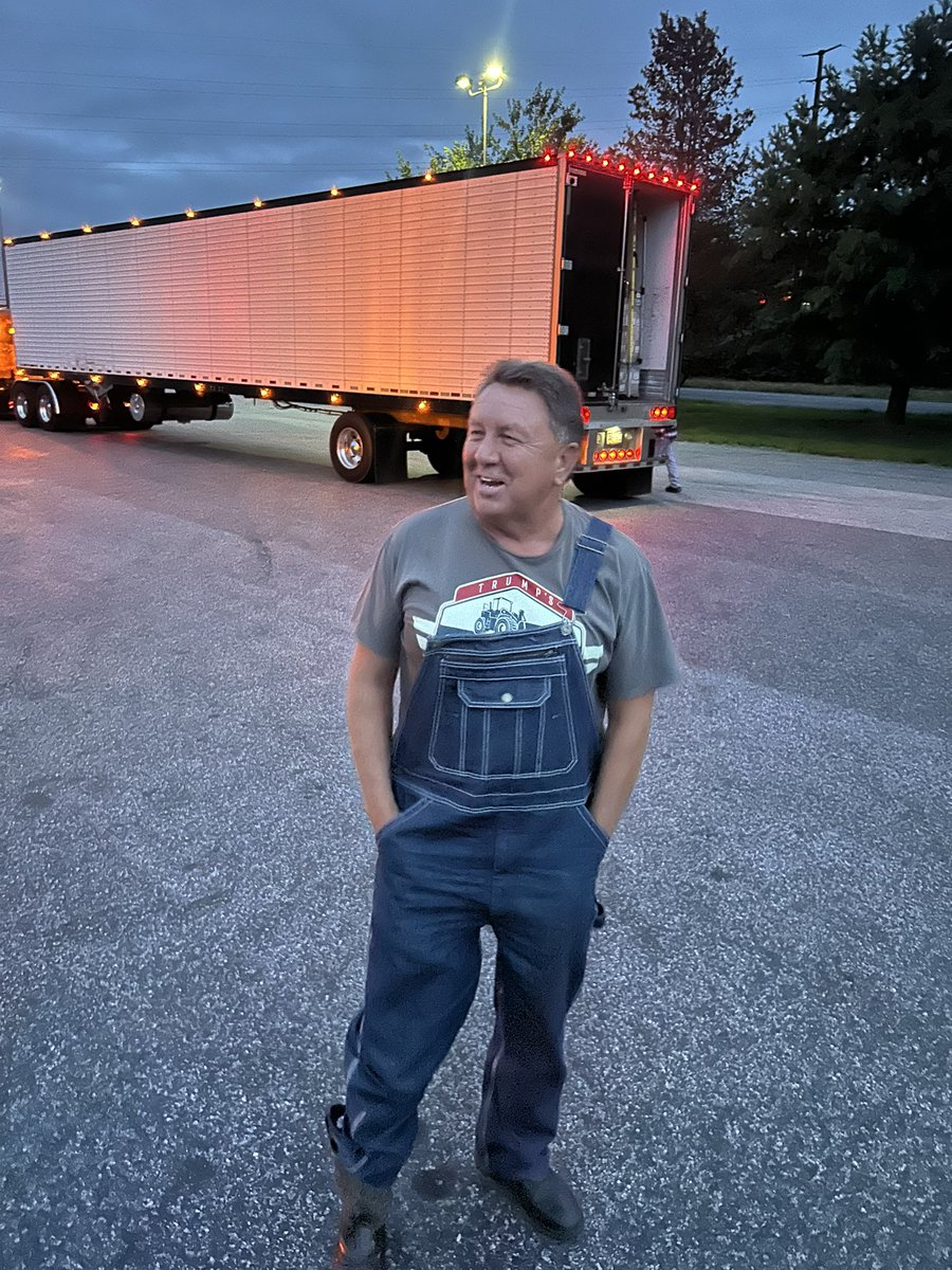 ridindirty05's tweet photo. The legend Jack 325.
#dadbod #cool #hammerlane #truckertalk #leftlane #goodjeans https://t.co/9IEnEfiXRm