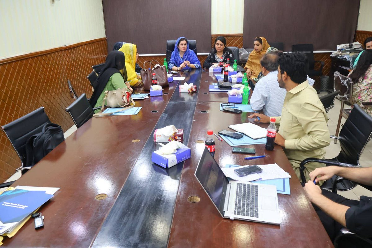 DhoIslamabad's tweet photo. Review meeting on the Hypertension Control Initiative was held at the Islamabad, chaired by the DHO.
GHSI reps & med officers discussed progress, challenges, LHW engagement, and strategies to ensure uninterrupted medicine supply for better patient outcomes.
#DHOIslamabad #GHSI https://t.co/KEgBqZUcvd