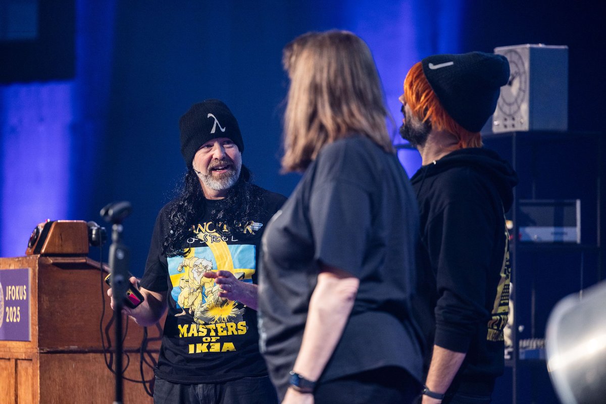 Jfokus's tweet photo. Jfokus isn’t just about code. It’s about energy, inspiration, and sharing knowledge 🎸 🔥 ❤️
👉 This year, you can be part of it — not only in the audience, but on stage. Our Call for Speakers 2026 is now open!
Submit here: https://t.co/Y6wB5MQFj9
#Jfokus #CfS #CallforSpeakers #TechConference