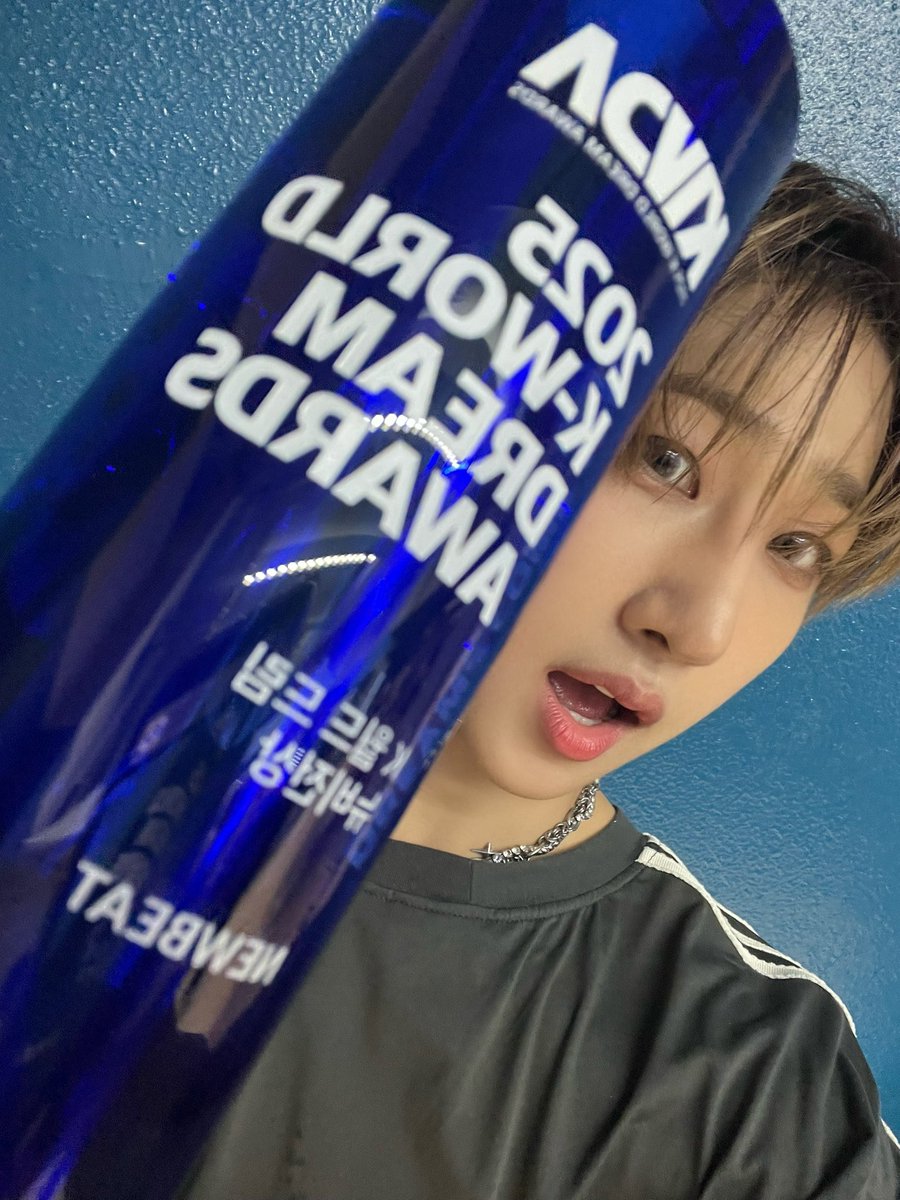 [#최서현]

K-WORLD DREAM AWARDS💙
뉴비전상 감사합니다🩵
NBT💚