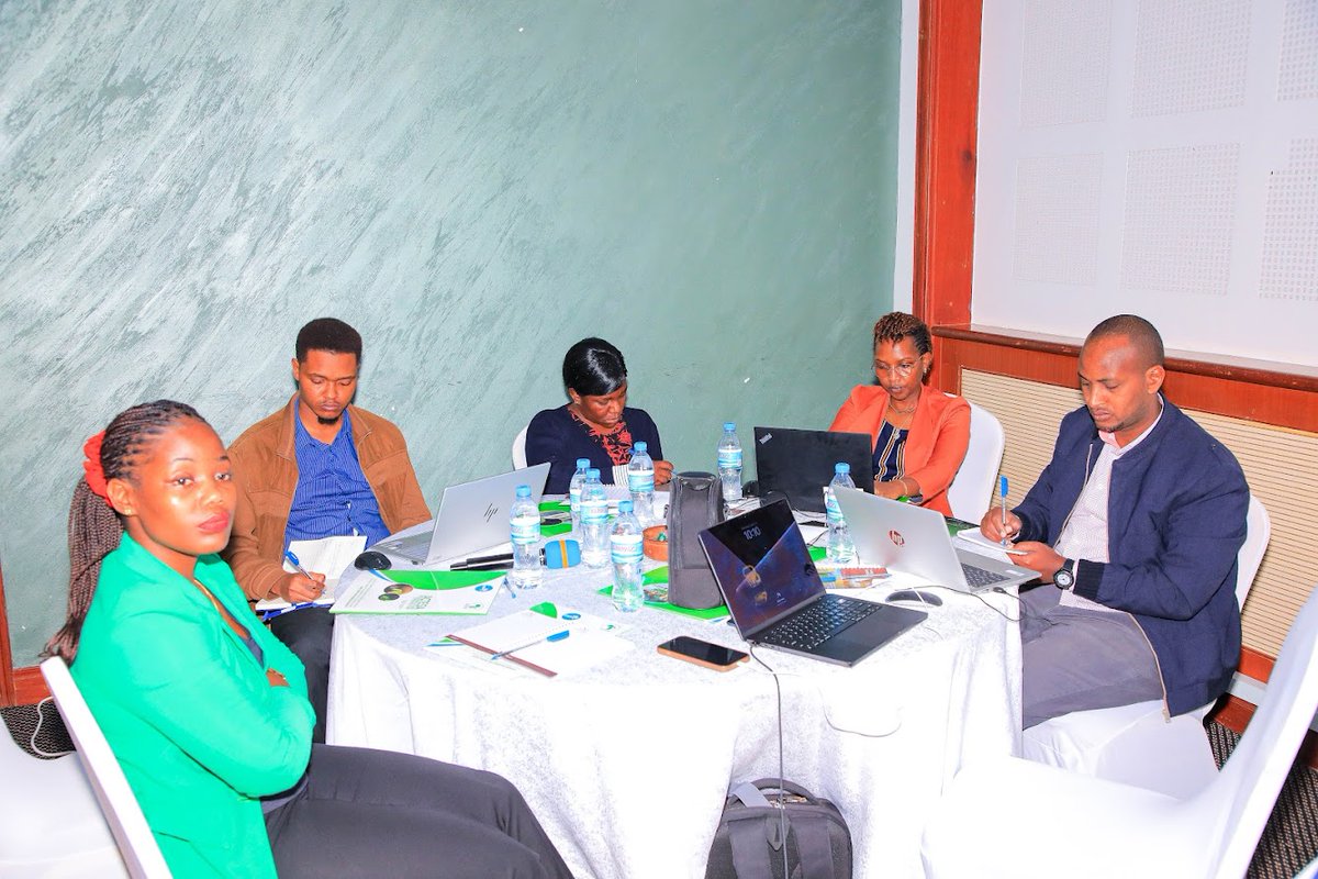 COMESA Secretariat (@comesa_hq) on Twitter photo CEHA & <a href="/jumuiya/">East African Community</a> held a Regional Forum in #Arusha 20 & 21 Aug to boost #regionalfoodsecurity via digitalizing Market Info Systems & Food Balance Sheets. Focus on real-time data, harmonized policies & stronger partnerships to unlock horticulture potential across COMESA & EAC. CEHA & <a href="/jumuiya/">East African Community</a> held a Regional Forum in #Arusha 20 & 21 Aug to boost #regionalfoodsecurity via digitalizing Market Info Systems & Food Balance Sheets. Focus on real-time data, harmonized policies & stronger partnerships to unlock horticulture potential across COMESA & EAC.