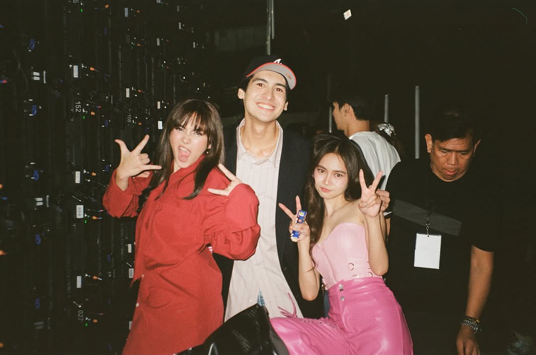 ad_archived's tweet photo. crying right now… my triple a!
#AshDres with #Atasha https://t.co/RaV5T7cYNF