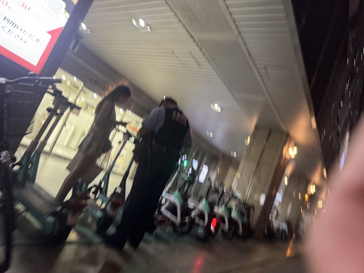 keix122's tweet photo. LOOPで捕まってんのオモロ https://t.co/cCJDhL7fbb