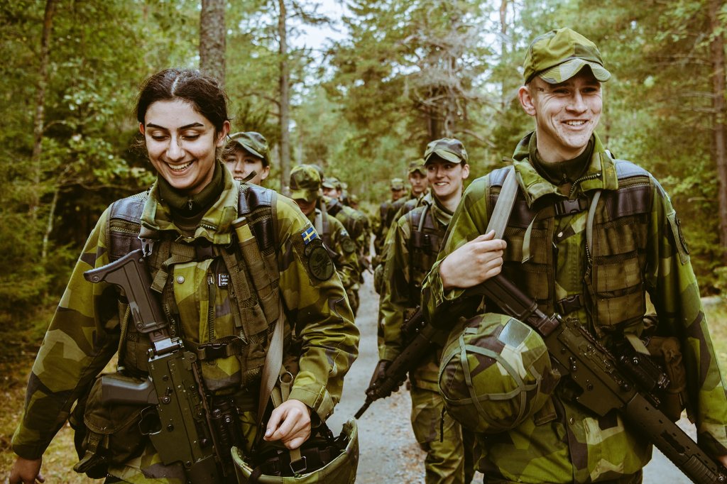 New product
We're for M90 Helmets Make Helmet Cover Replica.
The helmet cover also has a winter white inner lining and elastic webbing of the same size
Suitable for size L or size M helmets.
It is priced at 65 €.
Please DM me if you need it. Thank you for forwarding it🍀🍀