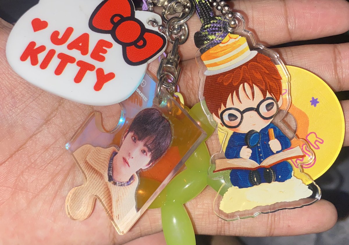 dearybears's tweet photo. Makasih kak paketnya udah sampe, gak kuat gemes banget tolong 😭  @anthophilesahi https://t.co/rZUJ9gmBx0