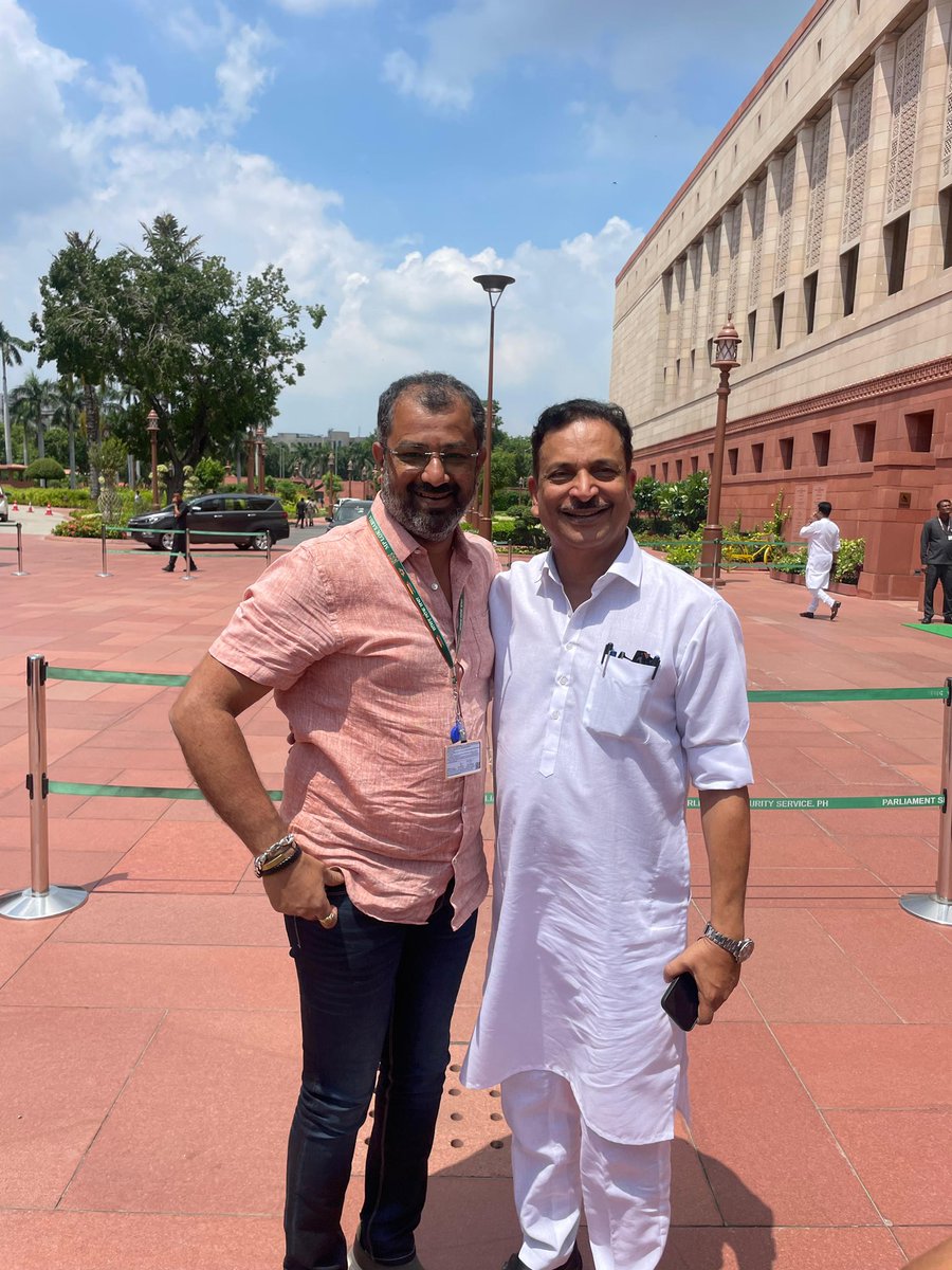 amarkale_speaks's tweet photo. 📍New Delhi
Congratulated MP Shri.Rajiv Pratap Rudy ji on being elected as the President of Constitution Club of India.
#constitutionclubofindia
@RajivPratapRudy https://t.co/1mMeD7TiNN