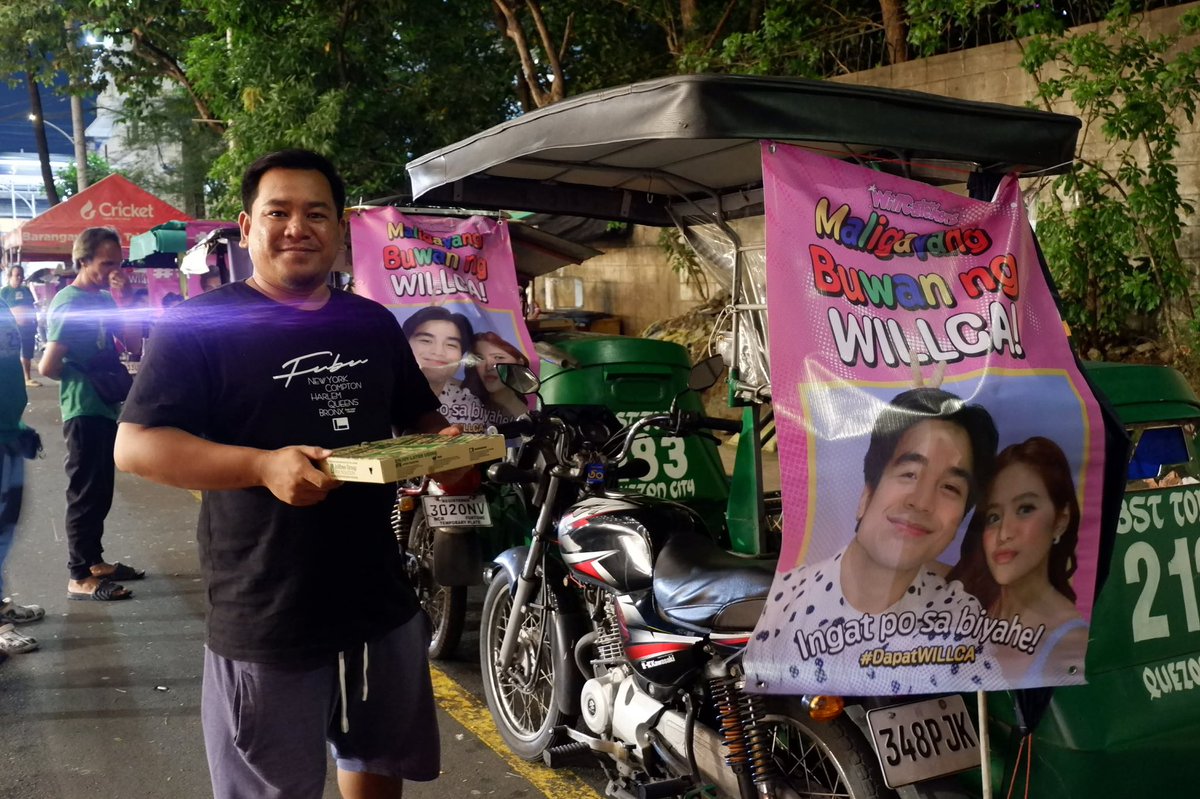 willcatchers4wc's tweet photo. we gave more trike drivers a Buwan ng WillCa tarp together with a box of @greenwichpizza! 

this project is more than just spreading the WillCa to the masses, but also about giving back to the community that we all come across with daily.

thank you for collaborating with us in this project, @wcatchersintl!

WILLCAtch THE BIGSCREEN