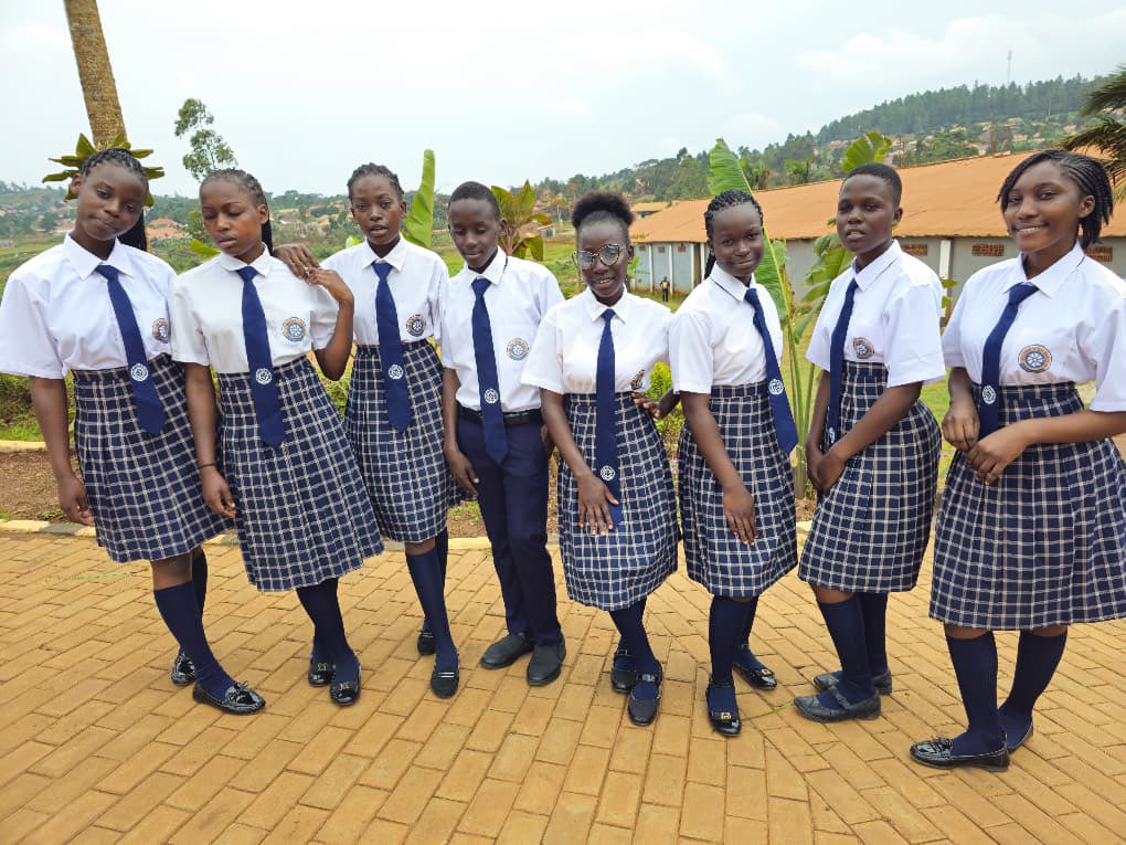 Happy Holidays from us 💃🏽

#highschool #holidays #uganda