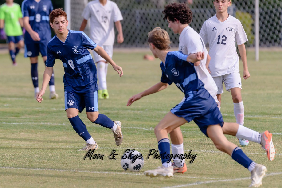 MoonSkyePhoto's tweet photo. Last night’s JV Boys Soccer match against Heritage HS at Millbrook HS

https://t.co/7A7h6yxYoS

@soccer_mhs https://t.co/vHeD3Ht7ac
