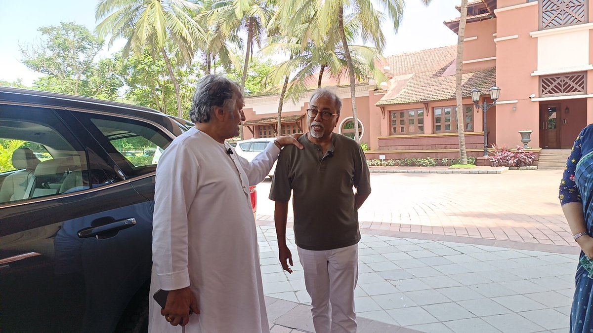 ShowhouseIndia's tweet photo. The maestros have arrived!
Ustad Amjad Ali Khan & family are here to grace Malhar & The Sea with their timeless magic.
#malharandthesea #itcgoa #goa2025 #musication #showhouseoriginal #trending #ustadamjadalikhan https://t.co/48J1LdaLlB