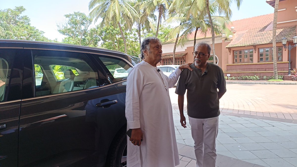 ShowhouseIndia's tweet photo. The maestros have arrived!
Ustad Amjad Ali Khan & family are here to grace Malhar & The Sea with their timeless magic.
#malharandthesea #itcgoa #goa2025 #musication #showhouseoriginal #trending #ustadamjadalikhan https://t.co/48J1LdaLlB