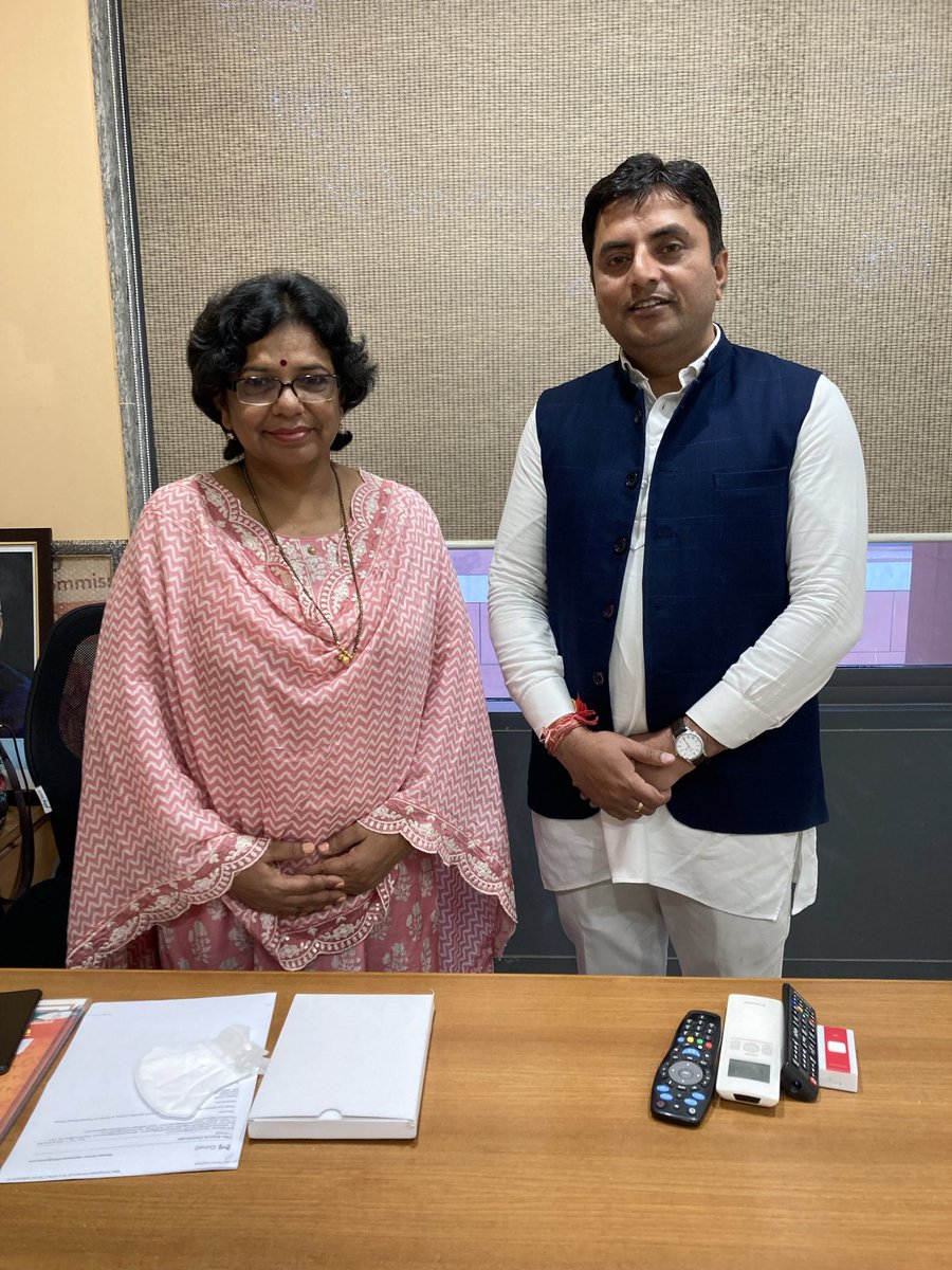 Gaurav Khari (@gauravkharibjp) on Twitter photo राष्ट्रीय महिला आयोग की अध्यक्ष, बड़ी बहन आदरणीय श्रीमती <a href="/VijayaRahatkar/">Vijaya Rahatkar</a> जी को जन्मदिन की हार्दिक बधाई!
ईश्वर से आपके उत्तम स्वास्थ्य, सुदीर्घ और मंगलमय जीवन की कामना करता हूँ। राष्ट्रीय महिला आयोग की अध्यक्ष, बड़ी बहन आदरणीय श्रीमती <a href="/VijayaRahatkar/">Vijaya Rahatkar</a> जी को जन्मदिन की हार्दिक बधाई!
ईश्वर से आपके उत्तम स्वास्थ्य, सुदीर्घ और मंगलमय जीवन की कामना करता हूँ।