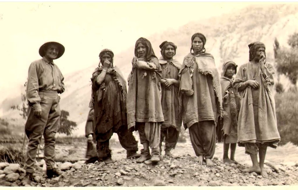 The_North_Blood's tweet image. Caption at source: Balti women from a village near Shyok, Baltistan.
Circa: 1920

Courtesy: Ralph Stewart and Henri  Ferger

#Shyok #Baltistan #Indus #Karakoram