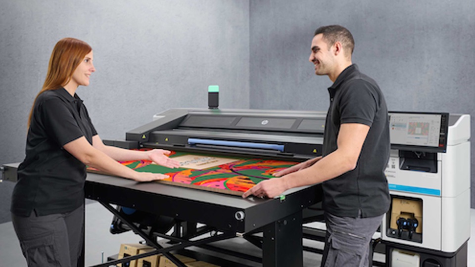 Discover the next big thing in HP Latex printing – the new HP Latex R530 – at <a href="/Graficomp/">Graficomp</a>'s stand at the Sign Africa and  FESPA Africa Expo. Taking place from 9-11 September (Tues, Wed &amp; Thurs) at the Gallagher Convention Centre, 9am-5pm.
#printing #signage
bit.ly/4fuLCes