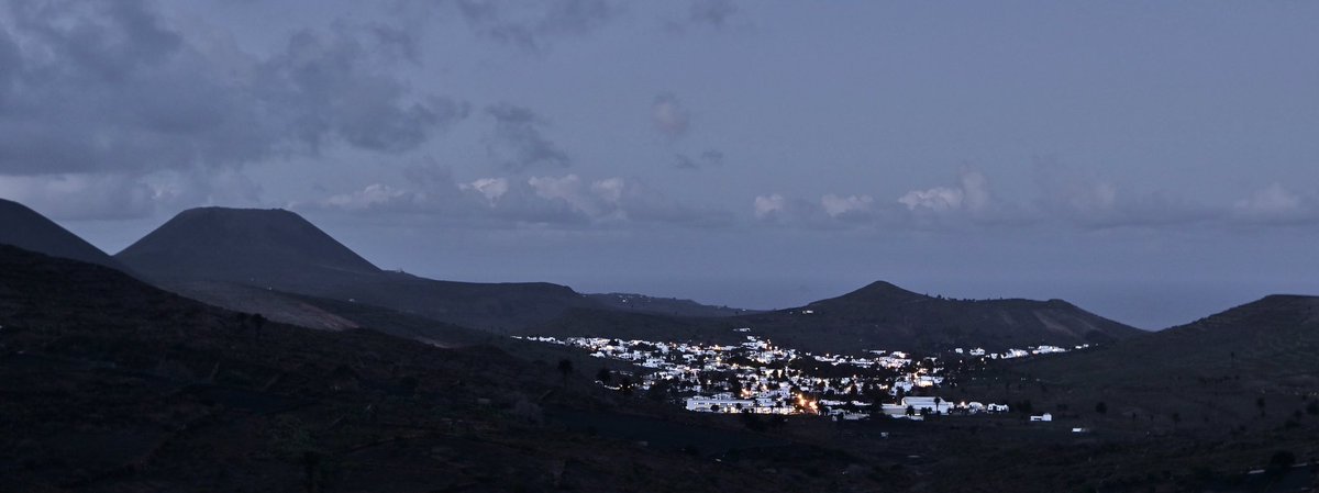 🇮🇨🌋 The village of Haria in the middle of the volcanic landscape in the northern part of #Lanzarote. <a href="/PanoPhotos/">Panoramas 📸📱</a> themed week: #49 #Night 📸Made with #NikonZ50 #NikonZ #Nikon #CanaryIslands <a href="/evisitlanzarote/">VisitLanzarote.es</a>