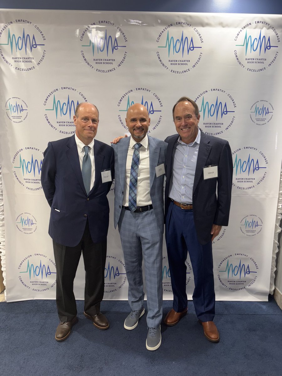 Proud to attend yesterday’s ribbon cutting for Haven Charter High School in the #Bronx, one of the first CTE-focused charter schools in the #USA.  Kids graduating in 4 years will have a diploma in one hand and a job offer in the other hand. Classes start on Monday! #EastSideHouse