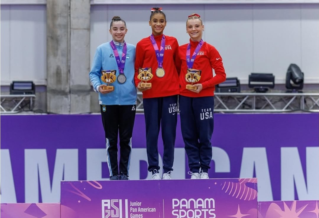 maxidomenech's tweet photo. ¡Histórica actuación de la gimnasta pilarense Julieta Lucas en @asu2025Oficial !

Julieta fue 🥈 en la competencia de All Around femenino, sumando 15,100 puntos y quedando muy cerca de la 🇺🇸 Charleigh Bullock.

¡Además, clasificó para las finales individuales de los 4 aparatos! https://t.co/9aaU40dhX6