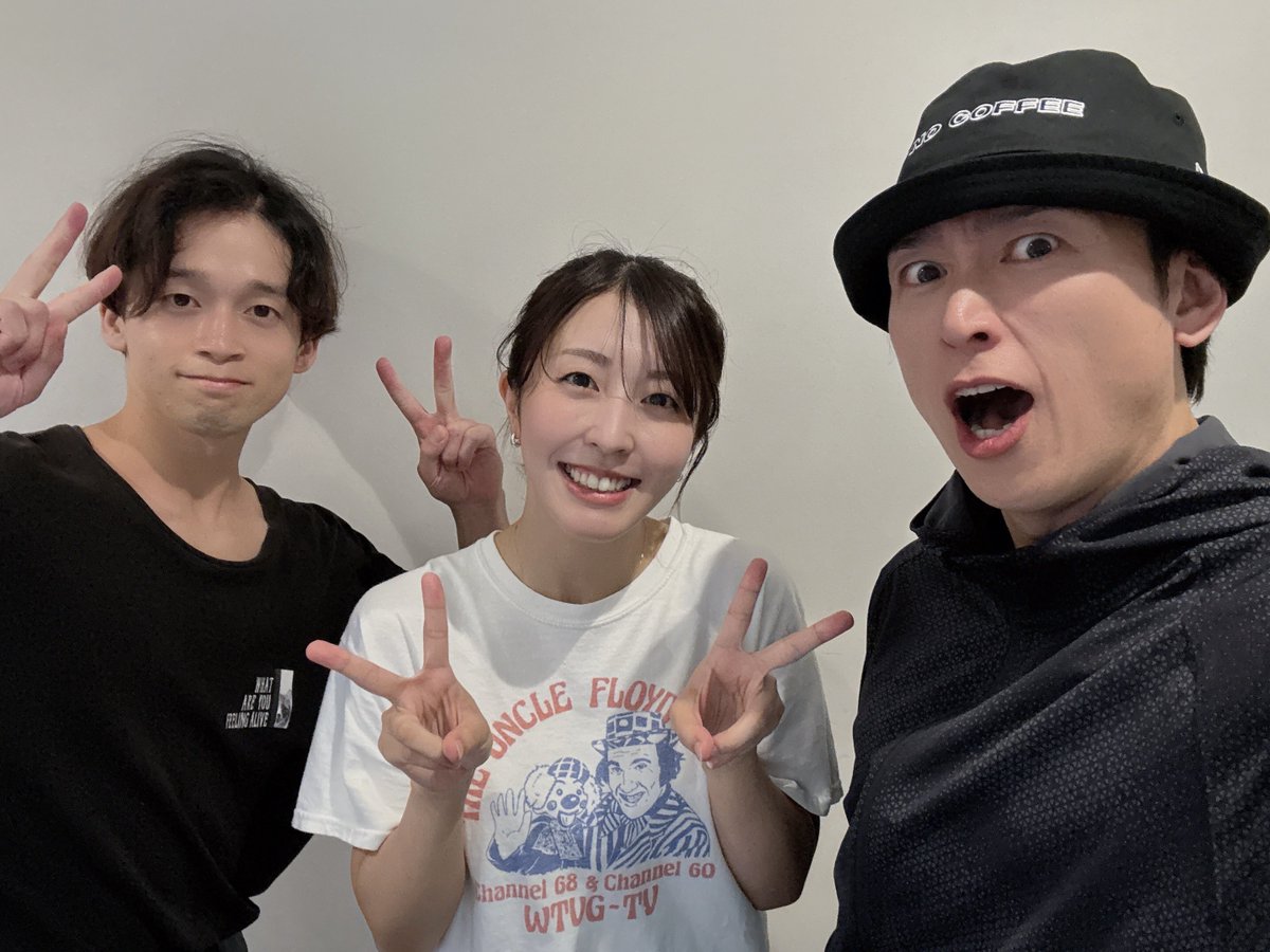chan_YAMA's tweet photo. 本日は暑かったですねぇ☀️
みなさん頑張りました!
おつかれさまでした!
ありがとうございます✨
私はスタジオから徒歩で帰宅!
1時間歩いて汗だくでした💦
#モーションキャプチャー
#モーキャプアクター
#MCアクター
#モーアク
#動優
#コーディネーター
#YBKcreative
#山﨑勝之
#大川敦司
#山城屋理紗
#千葉雅大
#劇団SET