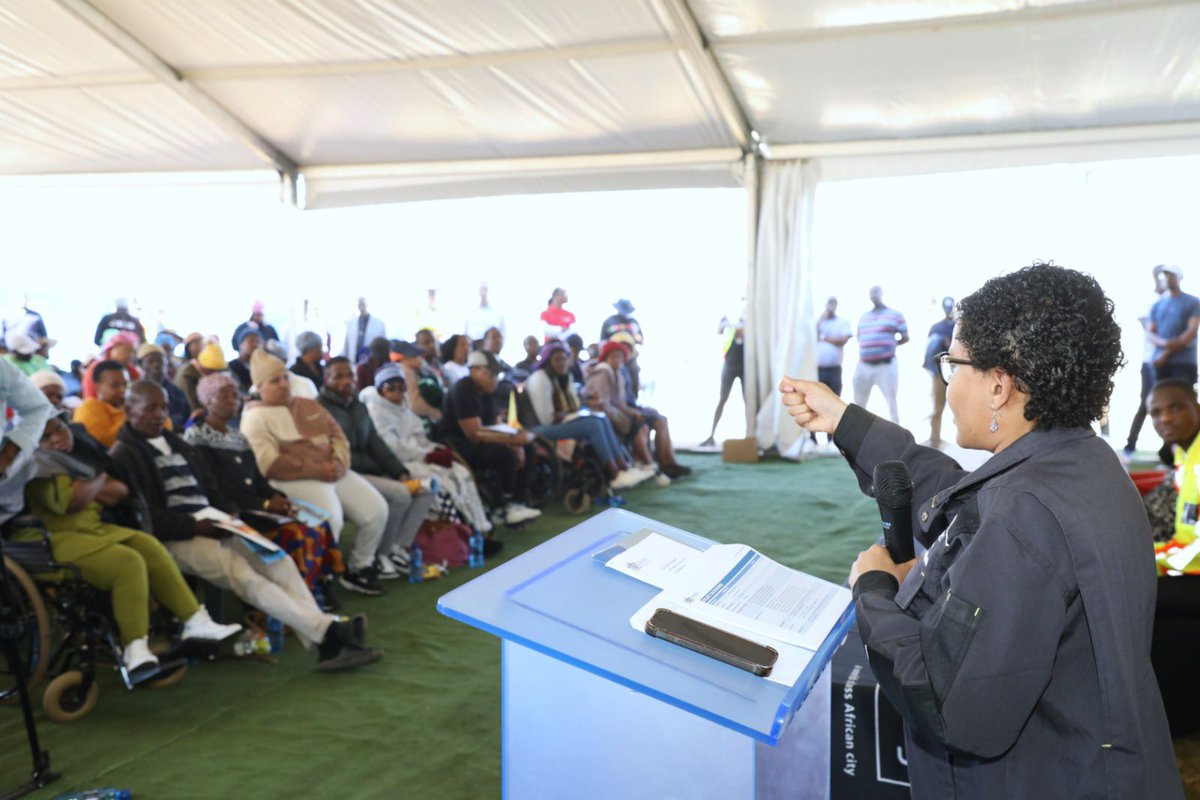 GP_DHS's tweet photo. 🏡✨ Today MEC Tasneem Motara, MMC Cllr Mlungisi Mabaso &amp; MP Hon. Kgomotso Ramolobeng handed over 296 houses at Riverside View.

Prioritising the elderly, 1996–2000 applicants, women, child-headed homes &amp; people with disabilities. 💙

#RiversideView #SiyezaNakuwe https://t.co/kC6qJNGPro