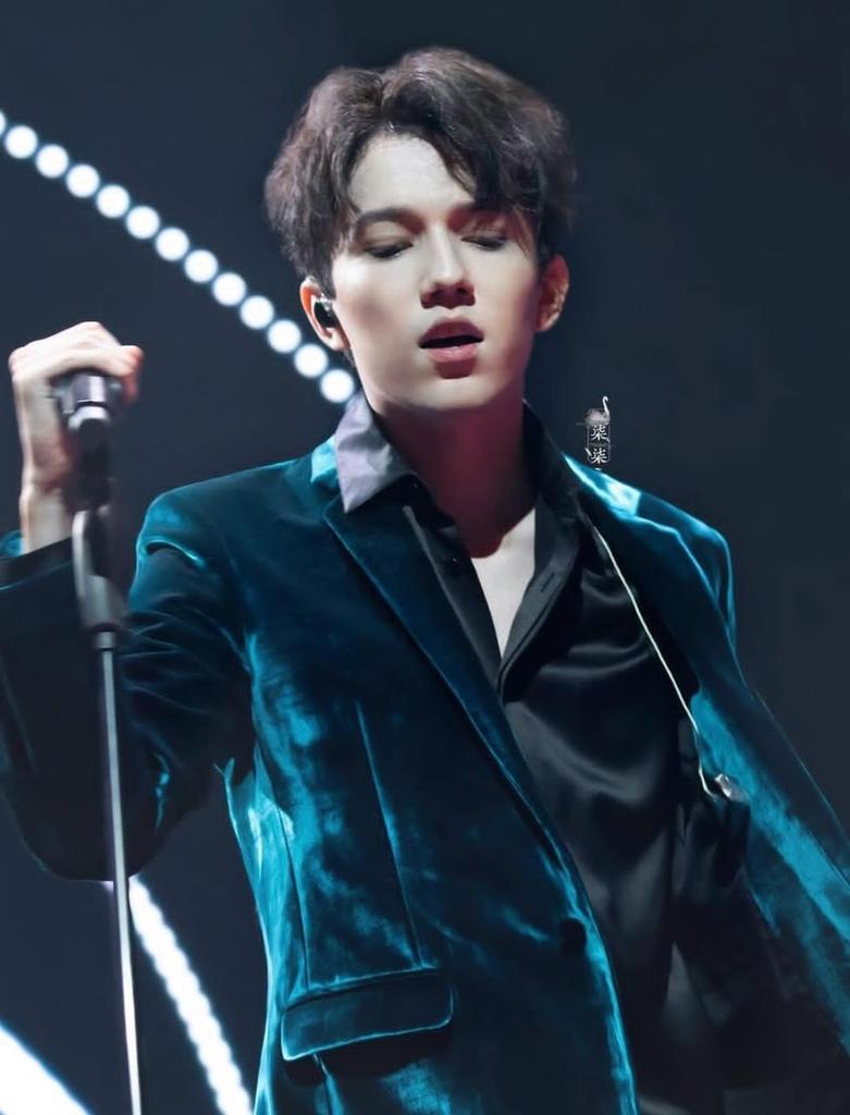 Y en ésta historia bajo éste cielo siempre vamos a elegir la vida, el respeto, el amor.
MY FAVORITE DIMASH SONG
#DimashQudaibergen