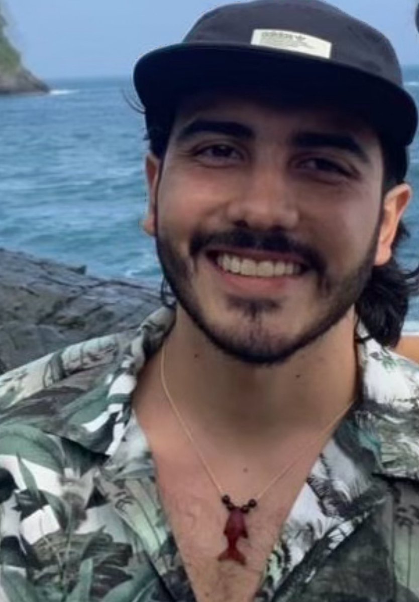 #DondeEstaCamilo #AndresCamiloNoAparece Dios 1.131 Días desaparecido! Así es la vida! Todo cambia y hay que seguir hasta que nos toque el turno, pero vivir sin hacer el mal, vivir con el dolor y la angustia que deja la ausencia de un ser, que lo desaparecen forzadamente!!