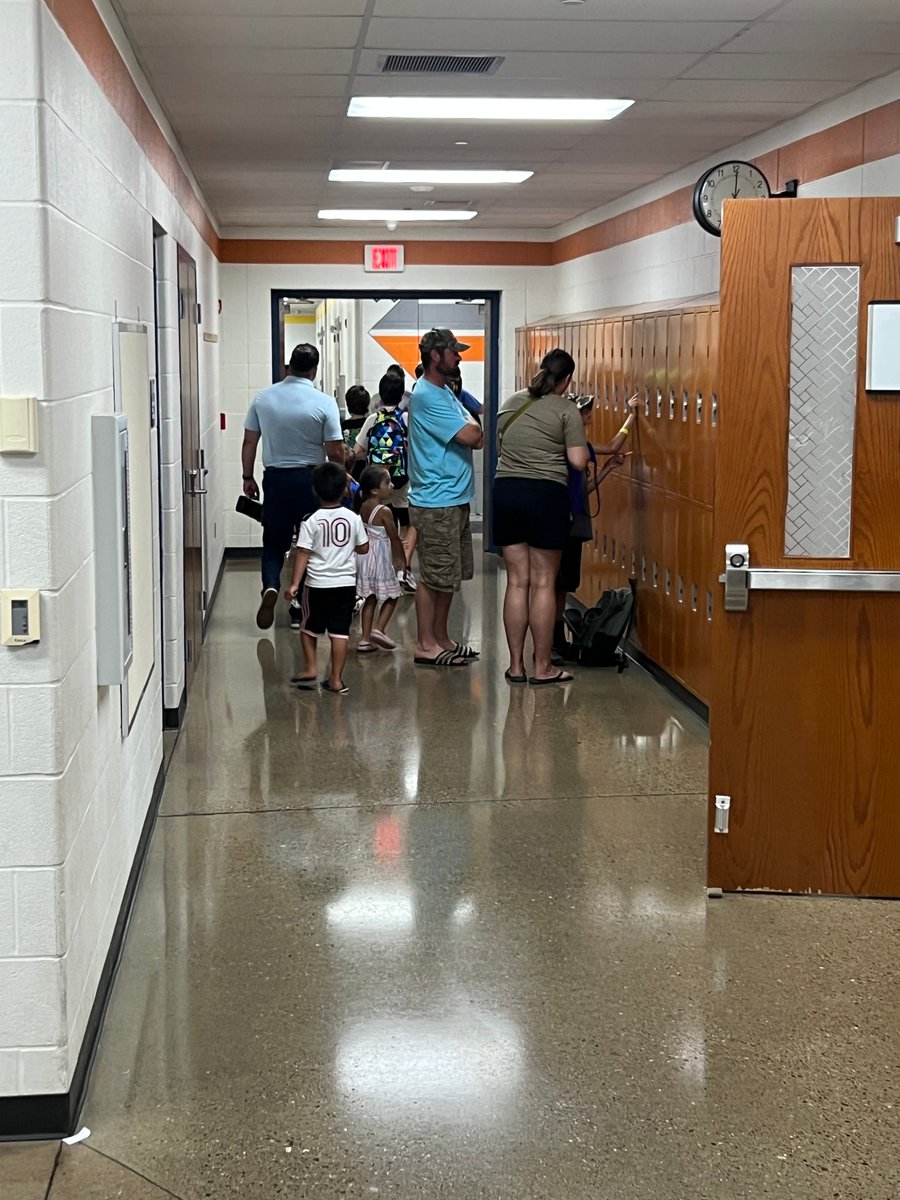 ✨ Thank you to everyone who came out to this week’s MMS Back to Class Bash—what an incredible event!

🙌 A huge shout-out to Croghan Colonial Bank for providing amazing volunteers to help make the evening such a success.