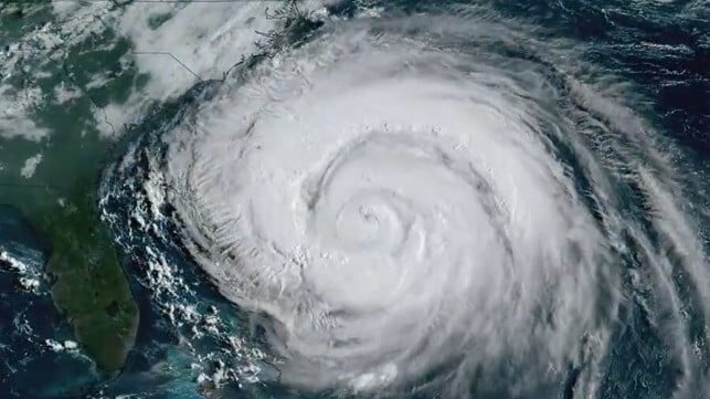 Mar_Ex's tweet image. Hurricane Erin Creates Risk for Shipping off U.S. East Coast

 #HurricaneErin #EastCoastShipping #WeatherAlert #MaritimeSafety

maritime-executive.com/article/hurric…
