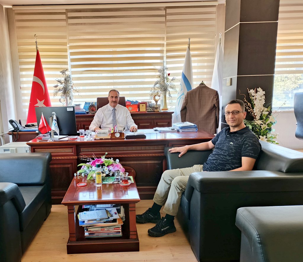 Bugün SGK İl Müdürümüz Sadullah KORKUT'u ziyaret ettik.Sosyal güvenlik sistemimizin güçlendirilmesi, vatandaşlarımıza daha etkin hizmet sunulması ve mevcut süreçlerin iyileştirilmesi ile ilgili görüş alışverişinde bulunduk.Sadullah bey'e  misafirperverliği için teşekkür ediyoruz.