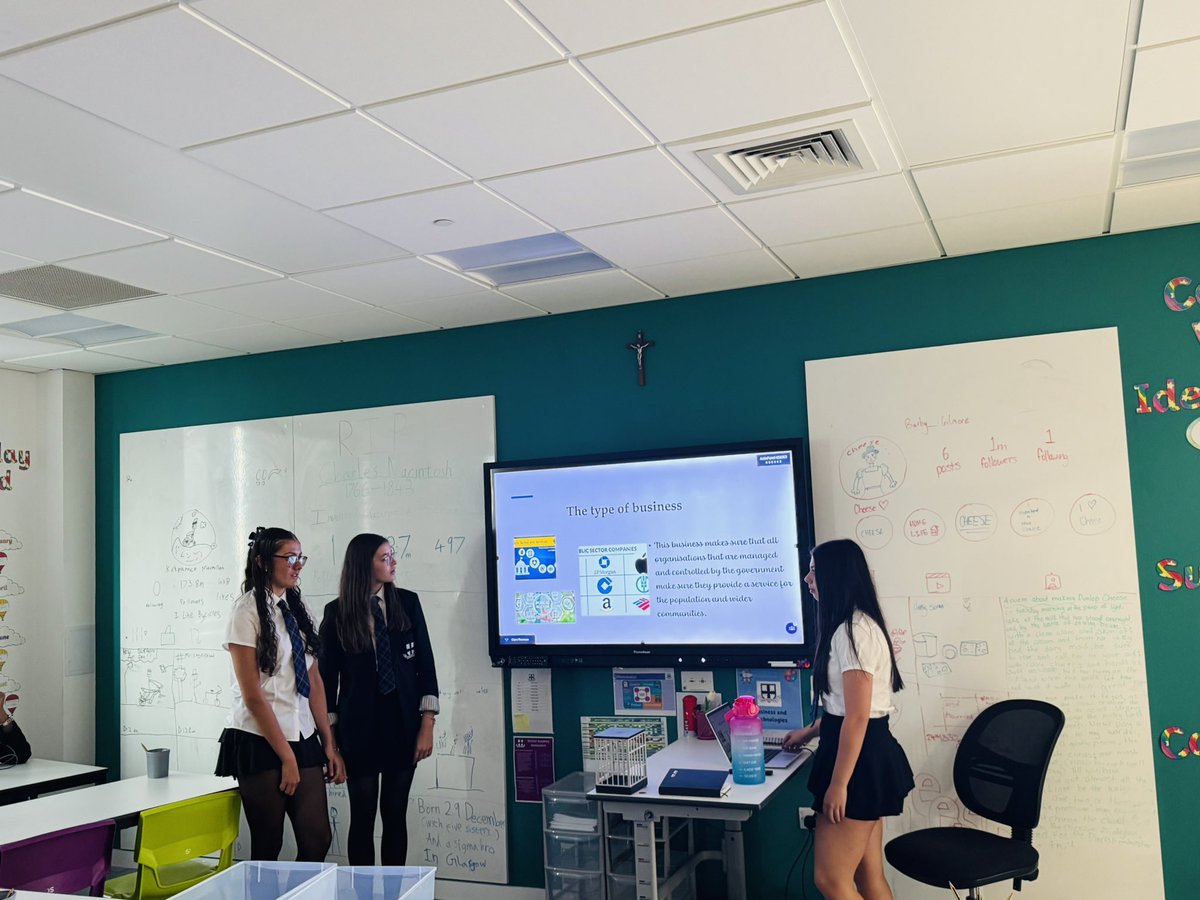 SABusTech's tweet image. Loving how my pupils are taking the lead in their learning—collaborating and presenting different types of businesses to their peers! 🌟 Empowering teamwork and creativity in action. #StudentLedLearning #Collaboration