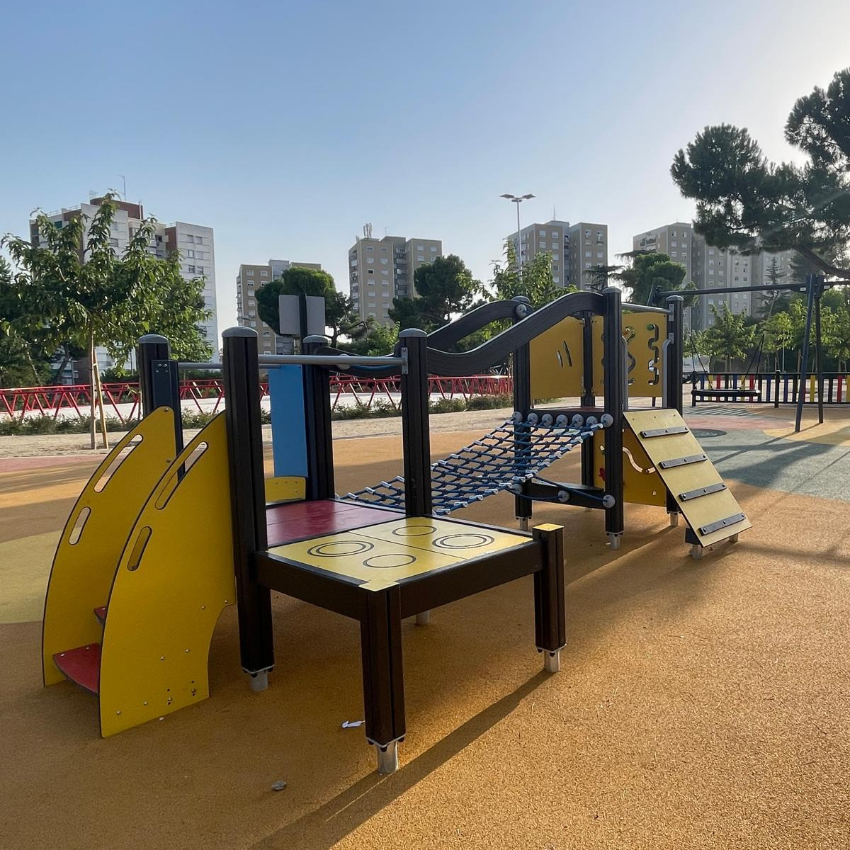Decide Madrid (@decidemadrid) on Twitter photo ❓¿Cómo le sientan los 754 nuevos árboles al Pinar de la Elipa en <a href="/JMDCiudadLineal/">Distrito Ciudad Lineal</a>? ¡Juzga tu mismo!
✅ @Madrid finaliza este proyecto de #PresupuestosParticipativos.
🚴♀️ Un carril bici renovado
👧🦮👩🦳 Zonas infantil, canina, biosaludable
👩🦯 Y por supuesto, accesible. ❓¿Cómo le sientan los 754 nuevos árboles al Pinar de la Elipa en <a href="/JMDCiudadLineal/">Distrito Ciudad Lineal</a>? ¡Juzga tu mismo!
✅ @Madrid finaliza este proyecto de #PresupuestosParticipativos.
🚴♀️ Un carril bici renovado
👧🦮👩🦳 Zonas infantil, canina, biosaludable
👩🦯 Y por supuesto, accesible.