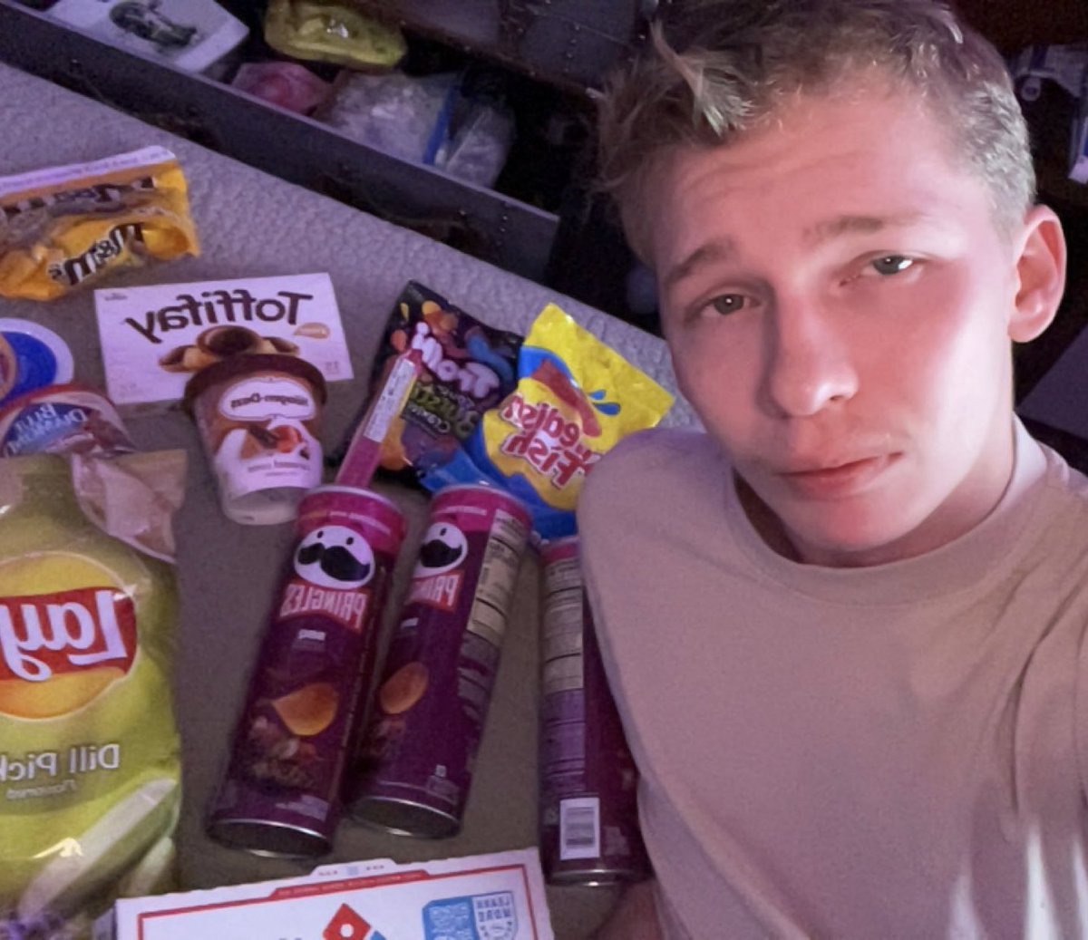 Time for a good binge 
.
.
.
#Pigboy #Feederism #gainer #gainerprogress #weightgain #piggy #fatboy