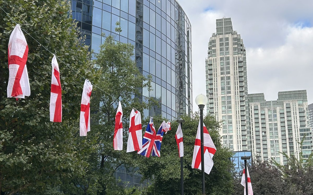 Lee Nallalingham ๐ฌ๐ง โ๏ธ โ๏ธ (@lnallalingham) on Twitter photo ๐ฌ๐ง ๐ด๓ ง๓ ข๓ ฅ๓ ฎ๓ ง๓ ฟ Less than 72 hours after Tower Hamlets Council tore them down, the flags are flying again on the Isle of Dogs.
This is where the first bombs of the Blitz fell. We didnโt bow to tyranny then โ and we wonโt bow to it now.
If the Blitz couldnโt break the Isle of Dogs, the ๐ฌ๐ง ๐ด๓ ง๓ ข๓ ฅ๓ ฎ๓ ง๓ ฟ Less than 72 hours after Tower Hamlets Council tore them down, the flags are flying again on the Isle of Dogs.
This is where the first bombs of the Blitz fell. We didnโt bow to tyranny then โ and we wonโt bow to it now.
If the Blitz couldnโt break the Isle of Dogs, the