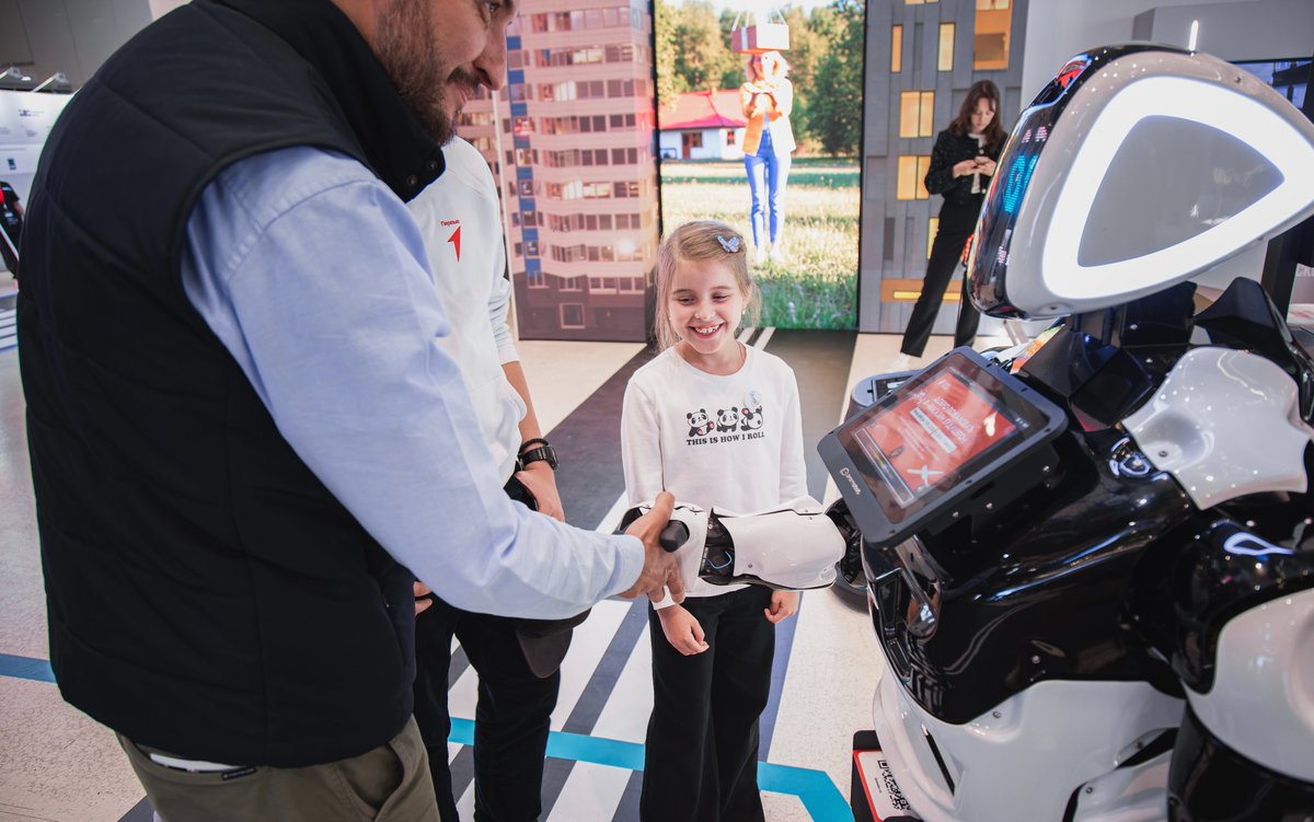 🔎 Interested in how robotics can improve your business operation? Visit our website to find detailed examples of successful robot implementations and description of all Promobot products, as well as a compilation of frequently asked questions and a feedback form.