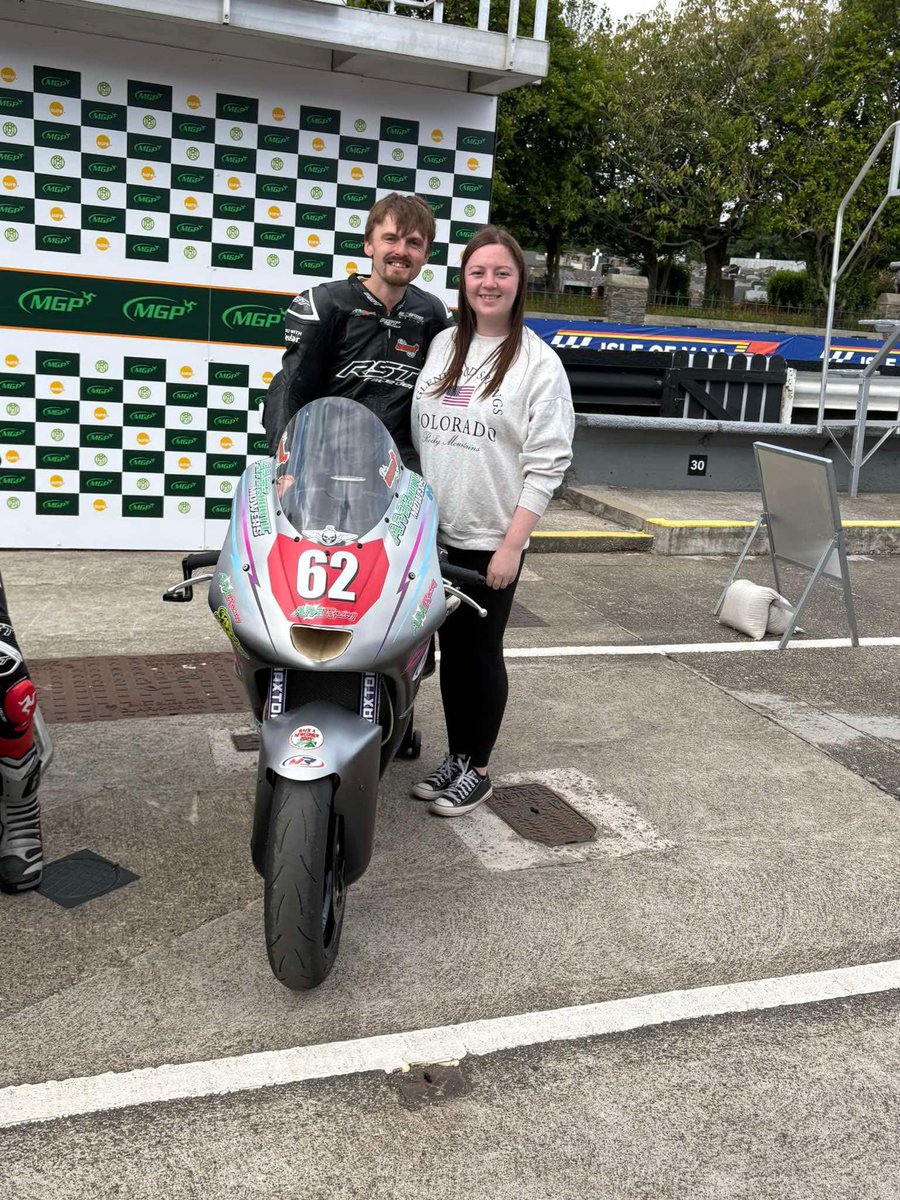 Beth Espey tweet media