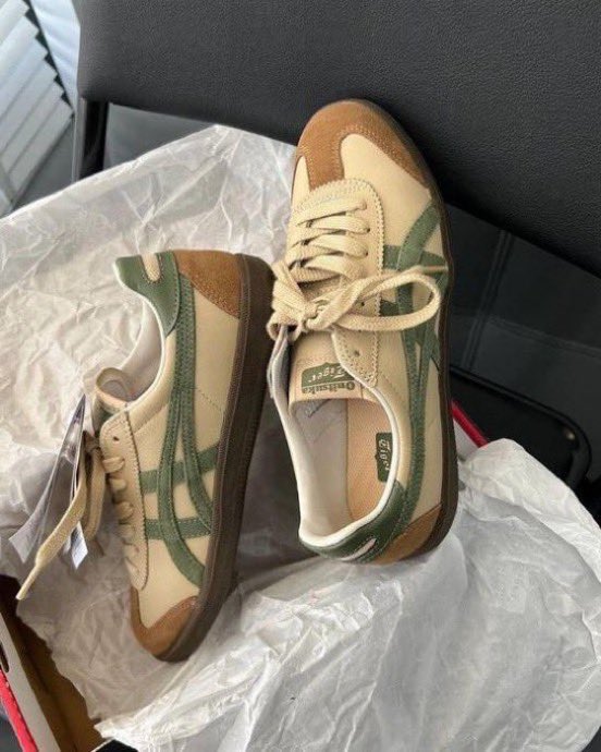 qtpilove's tweet photo. WEHHHHH I dah jumpa lubuk KASUT BRANDED from CHINA yang setanding brand mahal macam NIKE,  PUMA, ADIDAS, ONITSUKA TIGER, NEW BALANCE and etc with more than 70% - 80% off discount 😭😭😭

meh I share all of them di thread bawah 👇🏻 https://t.co/GjdnGb9fPd