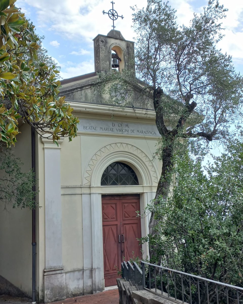 PMontemarcello's tweet image. Una passeggiata fino alla piccola cappella di #Maralunga, Lerici, dedicata alla #Madonna protettrice dei #pescatori: un angolo di pace affacciato sul blu. #parcomontemarcellomagravara #parcomontemarcello #30agosto #beactiveliguria #lamialiguria #liguriapreziosa