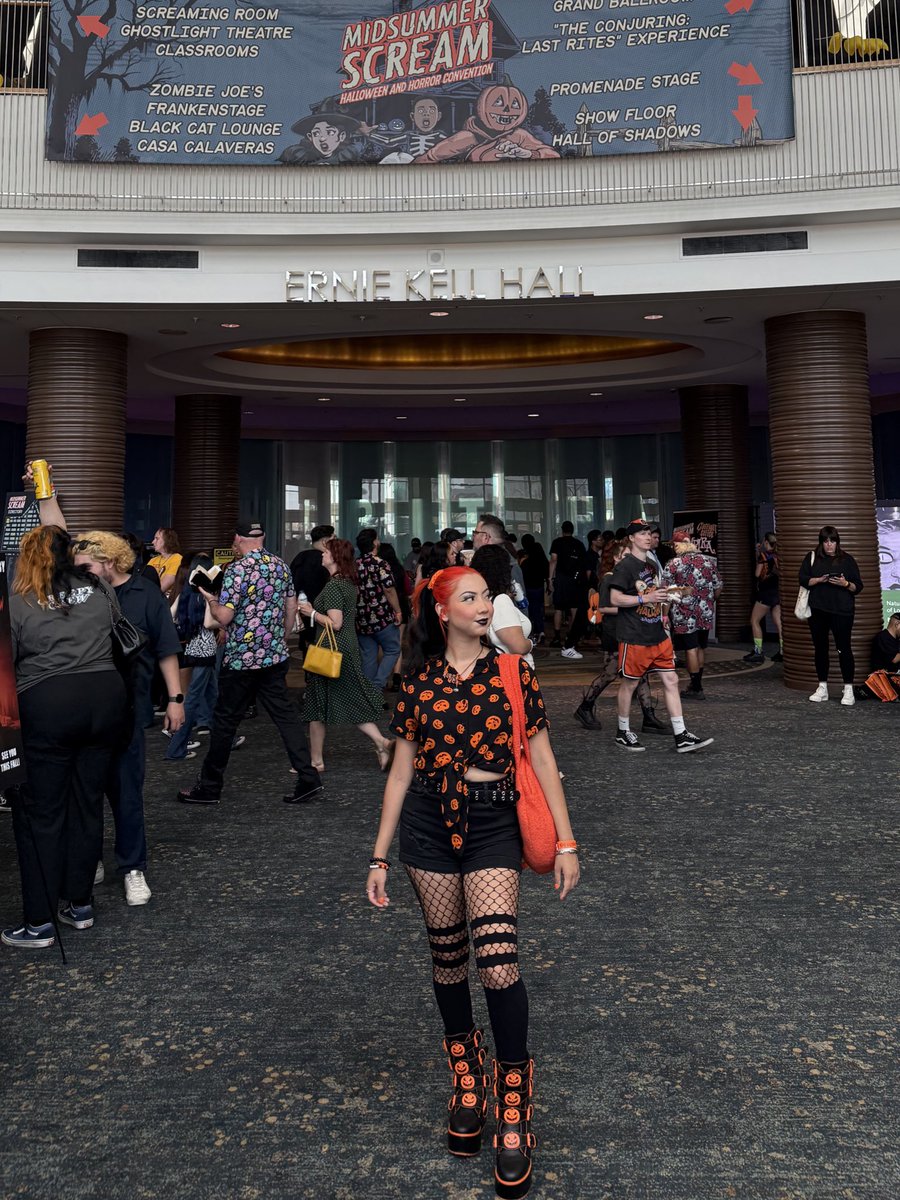 _odaliss_'s tweet photo. Midsummer Scream Outfits 🎃 just call me the Pumpkin Queen already 🙂‍↕️🧡✨ #pumpkinqueen #halloween https://t.co/957rF86GOI