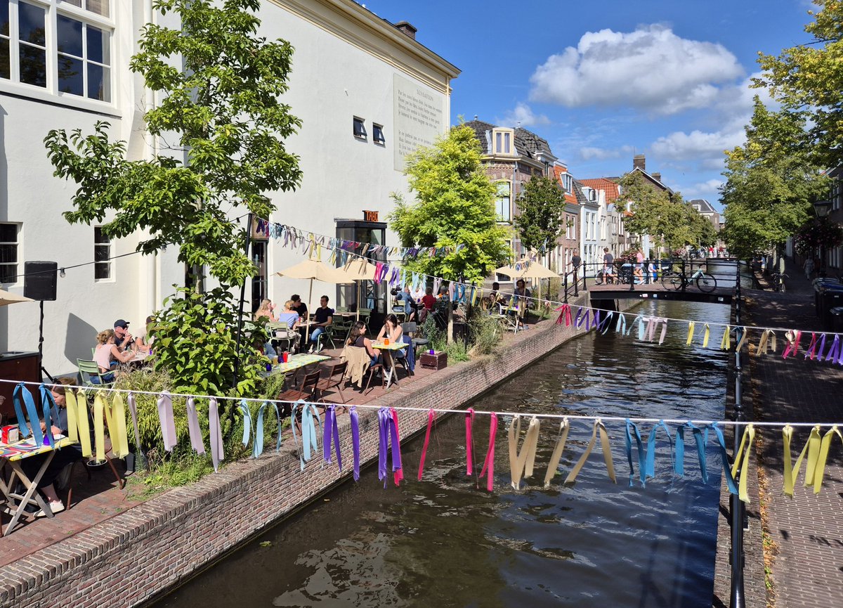 NandaSluijsmans's tweet photo. #Leiden centrum functioneert door het meer autoluw maken, steeds meer als een tweede #huiskamer. 
Zoveel fijne plekken om te verblijven!

#FijneStad #GezondeStad https://t.co/t1IP6o54FH
