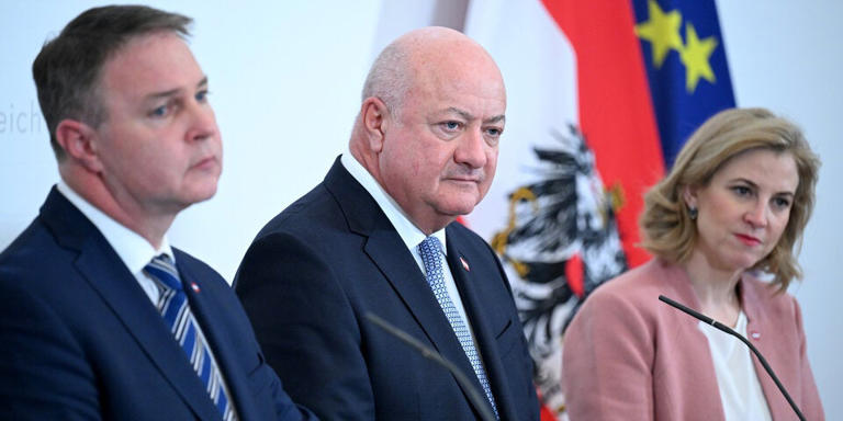 3,6% Inflation in Österreich!
Die Preise für Lebensmittel, Strom usw. explodieren!

Was haben sich da nur für Dilettanten zusammen getan?!