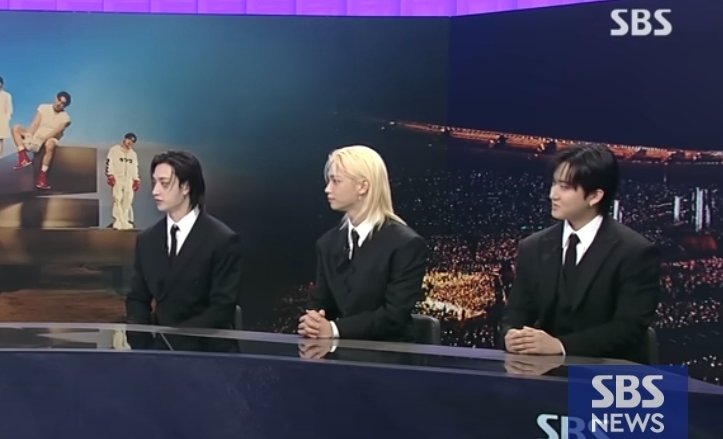 그러니까 셋이 뉴스 끝나고 미용실 가서 이랬을거 아니야

전 실버로           전 핑크로         전 레드로