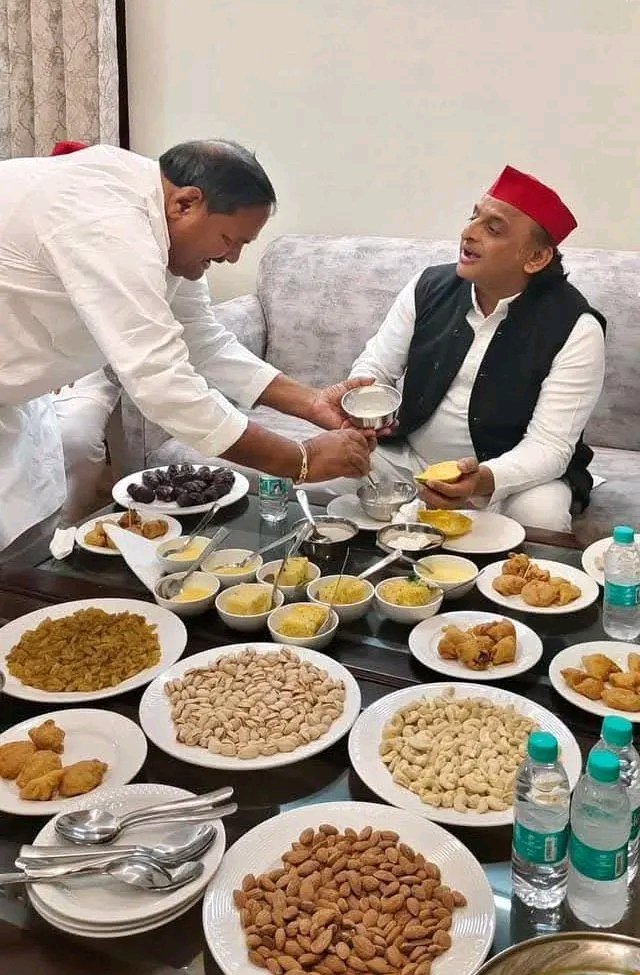 *महादलित के घर में भक्षण करता एक दैत्य*
***