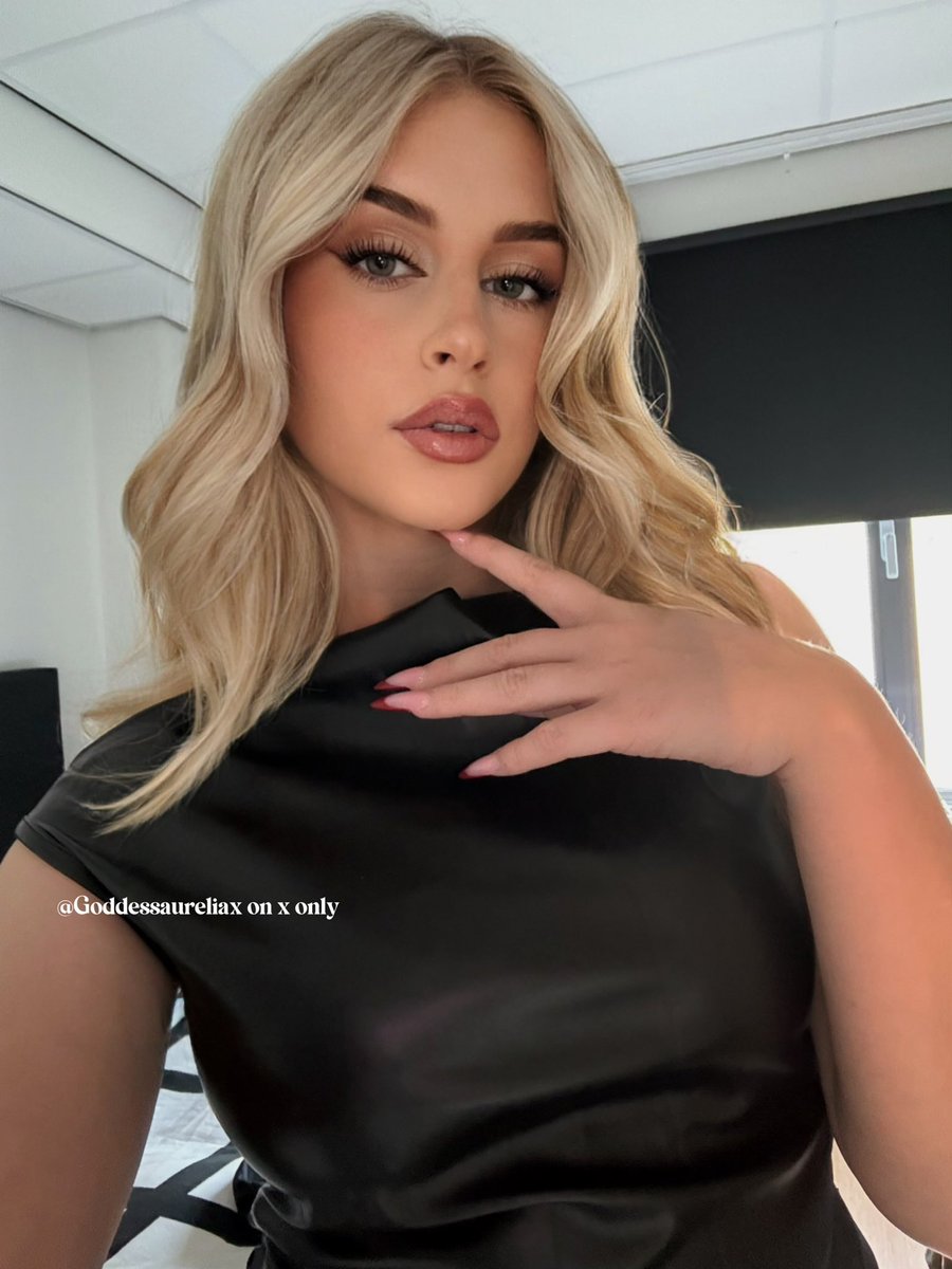 Goddessaureliax's tweet photo. One look from me is all it takes to set your downfall in action 🌀 https://t.co/6A0LuPfS35