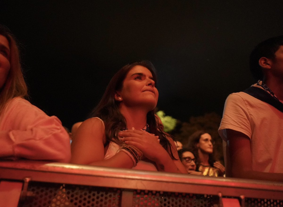_laurafdezm's tweet photo. La intensidad que me gasto en los conciertos de @RozalenMusic 🫶✨ https://t.co/CsEbTGFNs1