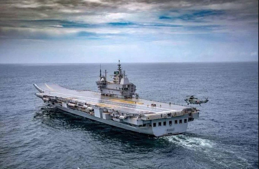 The_Raj_Indexs's tweet photo. 🚨ALL FUN AND GAMES UNTIL THIS BAD BOY REACHES NEAR KARACHI 🇵🇰🔥
LAST TIME WHEN THIS MONSTER APPEARED IT CREATED BANGLADESH 🇧🇩💀
#INSVikrant #Vikrant #AsiaCup2025 #INDvsPak #Gill #INSVikramaditya #IndianNavy #Navy https://t.co/sLaygJSHun